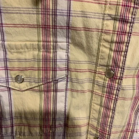 Women’s Wrangler Aura Button Down Top - Picture 2 of 3